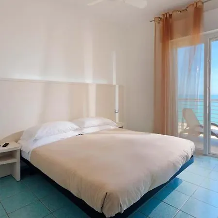 Il Conero Mare Lägenhetshotell 4*