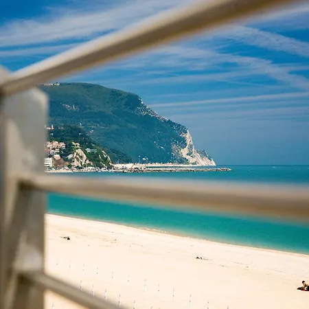 Il Conero Mare 4*